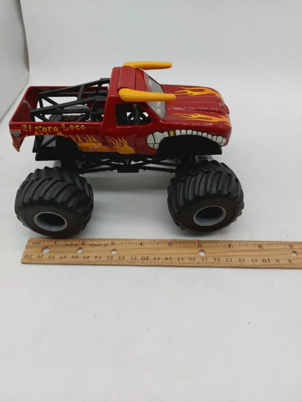 Hot Wheels Monster Jam El Toro Loco Bull Dark Red Yellow 1:64 Scale